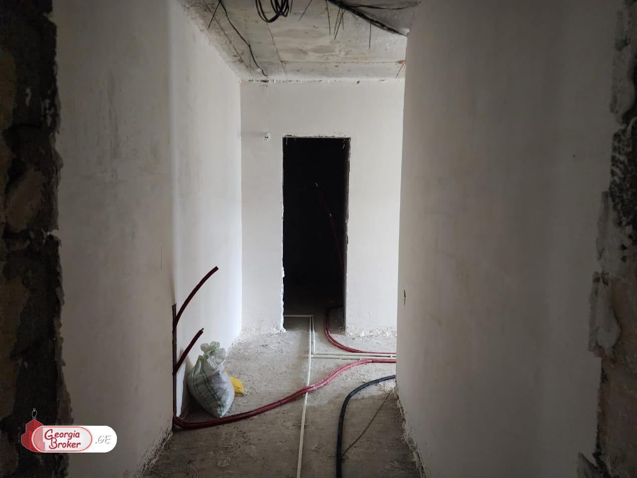 продается квартира с новым ремонтом 3-комнаты